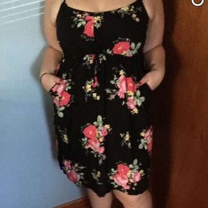 Cute floral dress with pockets